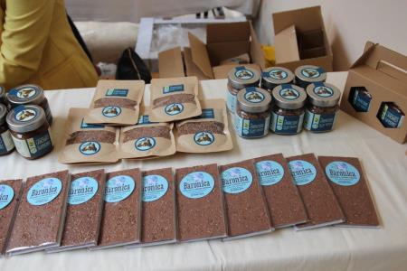 l_534816Praznik predenja lanu - cokolada z lanenimi semeni